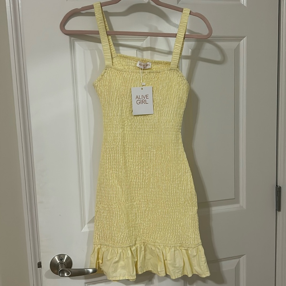 Alive girl yellow sundress